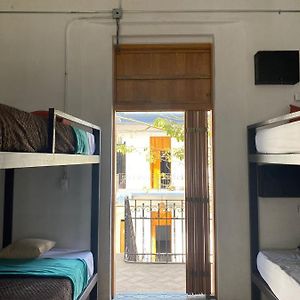 Habitación para Hombres Compartida